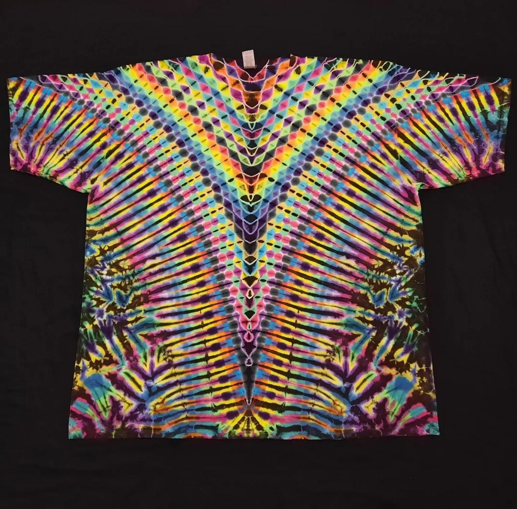 3XL. Psychedelic V tee.
