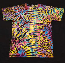 Load image into Gallery viewer, Large. Scrunch tee.
