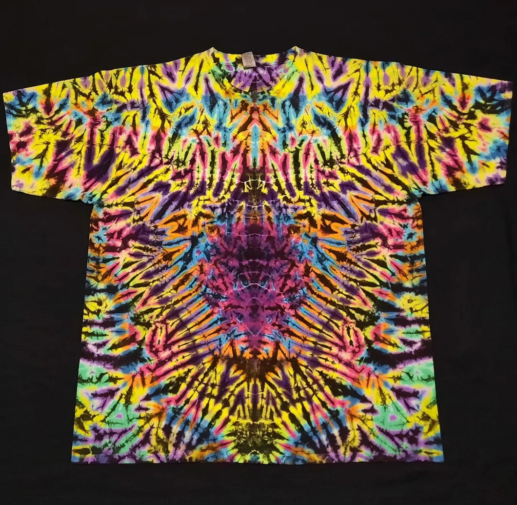 2XL. Psychedelic scrunch tee.