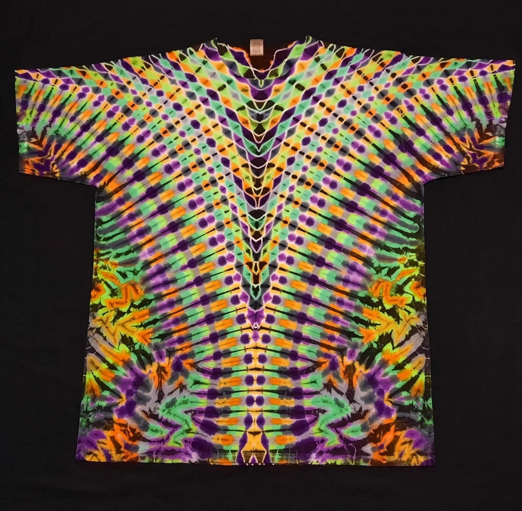 XL. Halloween psychedelic V tee.