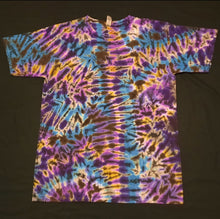 Load image into Gallery viewer, Large. Scrunch tee.
