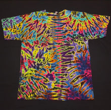 Load image into Gallery viewer, XL. Scrunch tee.
