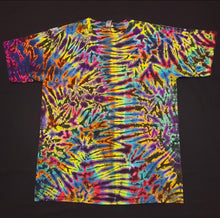 Load image into Gallery viewer, Large. Scrunch tee.
