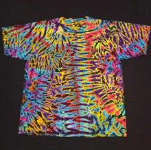 Load image into Gallery viewer, 2XL. Scrunch tee.
