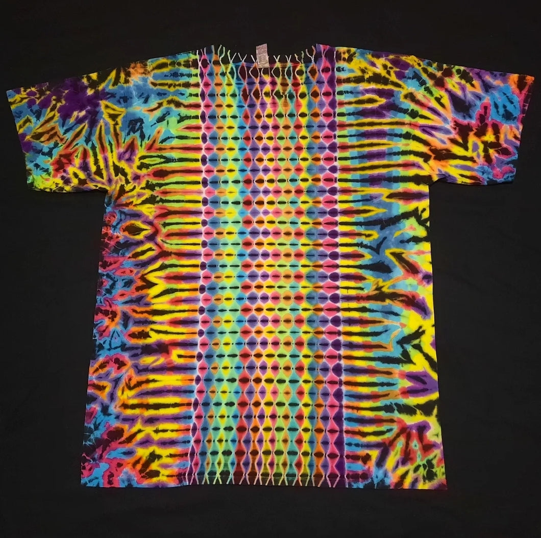Large. Honeycomb/scrunch combo tee.
