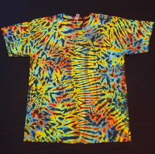 Load image into Gallery viewer, Large. Scrunch tee.
