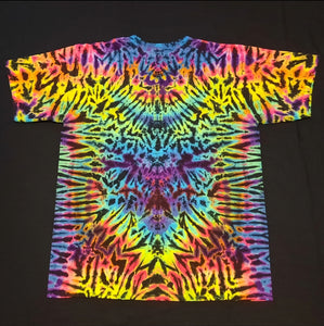 XL. Psychedelic scrunch tee.
