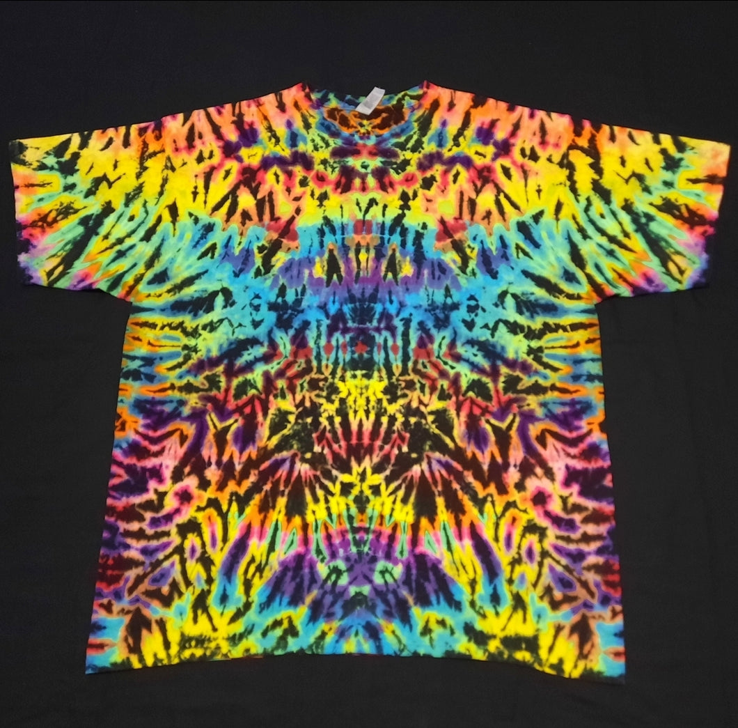 2XL. Psychedelic scrunch tee.